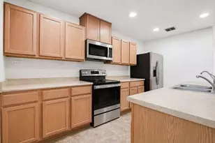 1427 Prairie Grass, San Antonio, TX 78245 - Photo 7