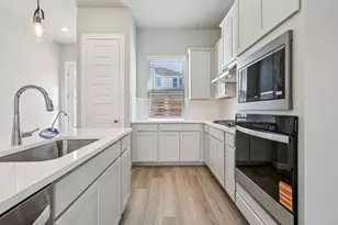 719 Topwater, Kemah, TX 77565 - Photo 9