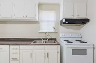 1301 S Walker St, Belton, TX 76513 - Photo 3