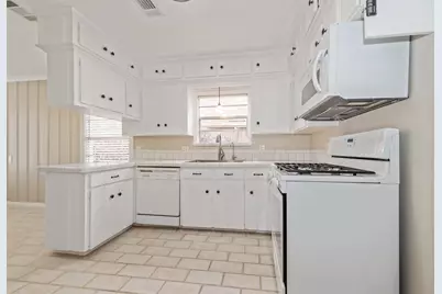 1011 W 41st Street, Houston, TX 77018 - Photo 9
