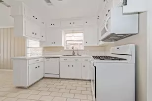 1011 W 41st St, Houston, TX 77018 - Photo 9
