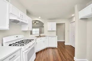 18910 Bonners Park Cir, Katy, TX 77449 - Photo 11