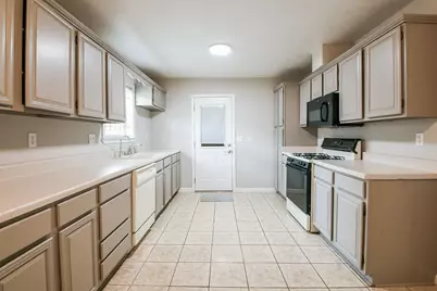 6303 Heatherbloom Drive, Houston, TX 77085 - Photo 11