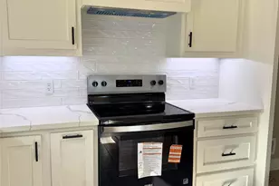 865 Dundee, Vidor, TX 77662 - Photo 5