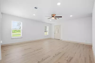10516 Fairview Drive, Conroe, TX 77385 - Photo 7