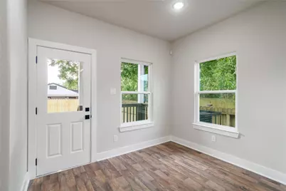 10301 Ashville Drive, Houston, TX 77051 - Photo 9