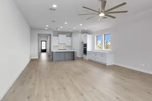 12331 Hackberry Dr, Mont Belvieu, TX 77523 - Photo 5