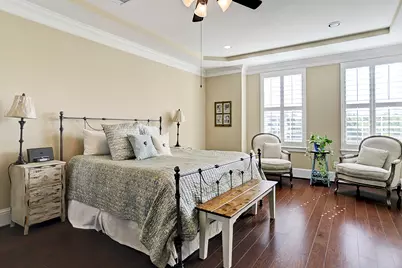 31 E Breezy Way, The Woodlands, TX 77380 - Photo 19