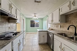 43 Quintana Dr, Galveston, TX 77554 - Photo 7