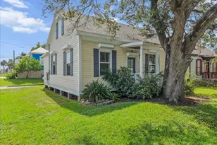 4201 Avenue R, Galveston, TX 77550 - Photo 3