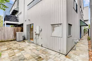 2720 Chenevert St, Houston, TX 77004 - Photo 45