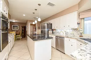 3830 E Creek Club Dr, Missouri City, TX 77459 - Photo 9