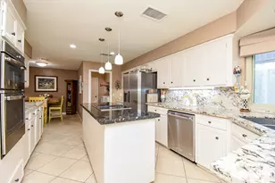 3830 E Creek Club Dr, Missouri City, TX 77459 - Photo 9