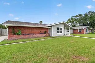3 20th Ave N, Texas City, TX 77590 - Photo 3