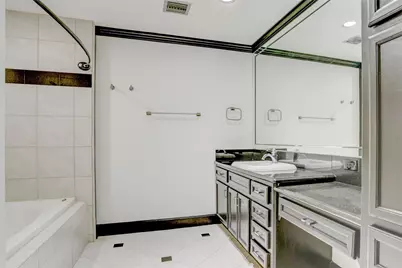 1120 Texas Street #9C, Houston, TX 77002 - Photo 11