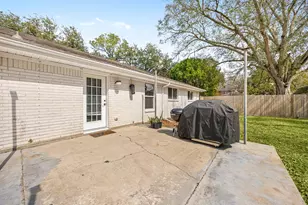 1719 Alta Vista Dr, Alvin, TX 77511 - Photo 31