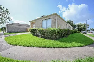7735 Quail Meadow Dr, Houston, TX 77071 - Photo 5