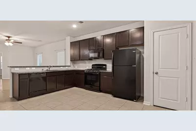 10010 Pine Valley Court, Baytown, TX 77521 - Photo 5