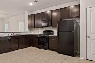 10010 Pine Valley Ct, Baytown, TX 77521 - Photo 5