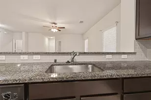 10010 Pine Valley Ct, Baytown, TX 77521 - Photo 7