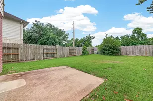 2638 Riverhollow Ln, Sugar Land, TX 77479 - Photo 13
