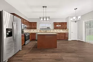 2638 Riverhollow Ln, Sugar Land, TX 77479 - Photo 7