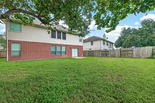 2638 Riverhollow Ln, Sugar Land, TX 77479 - Photo 35