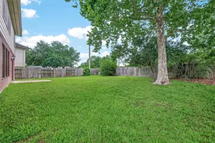 2638 Riverhollow Ln, Sugar Land, TX 77479 - Photo 11