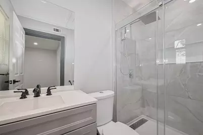 6058 Lyndhurst Drive, Houston, TX 77033 - Photo 47