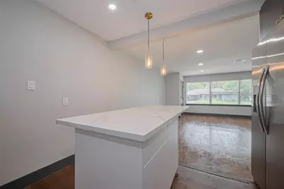 6058 Lyndhurst Drive, Houston, TX 77033 - Photo 17