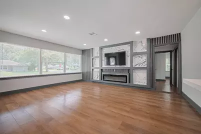 6058 Lyndhurst Drive, Houston, TX 77033 - Photo 7