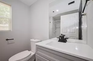 6058 Lyndhurst Dr, Houston, TX 77033 - Photo 25