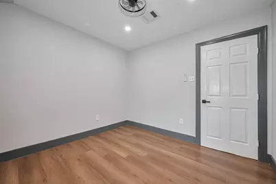 6058 Lyndhurst Drive, Houston, TX 77033 - Photo 43