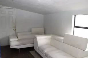 240 S Hillard St, Bellville, TX 77418 - Photo 9