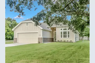 612 Evans Street, Angleton, TX 77515 - Photo 1