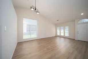 18 Painted Canyon Pl, The Woodlands, TX 77381 - Photo 3