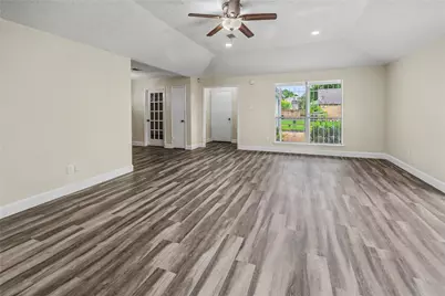 7907 Chancel Drive, Houston, TX 77071 - Photo 9