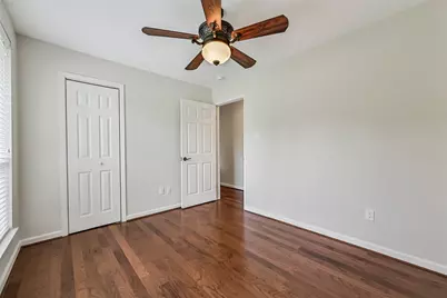 512 Castlelake Drive, Friendswood, TX 77546 - Photo 17