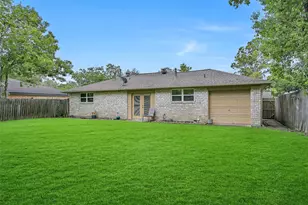 512 Castlelake Dr, Friendswood, TX 77546 - Photo 19