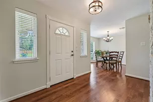 512 Castlelake Dr, Friendswood, TX 77546 - Photo 3