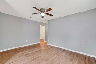 7022 Goldspier St, Houston, TX 77088 - Photo 7