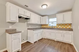 7022 Goldspier St, Houston, TX 77088 - Photo 11