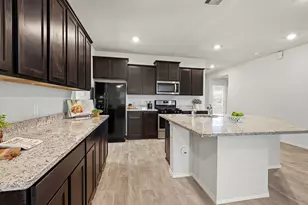 8004 Front Nine Ln, Navasota, TX 77868 - Photo 5