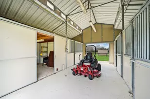 19407 Pine Tree Ln, Waller, TX 77484 - Photo 5