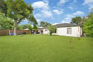 2219 Silverbonnet St, Houston, TX 77055 - Photo 13