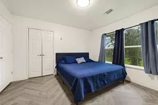 2219 Silverbonnet St, Houston, TX 77055 - Photo 7