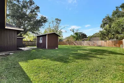 1311 Oak Hollow Drive, Friendswood, TX 77546 - Photo 23