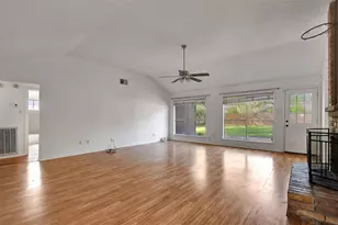 1311 Oak Hollow Dr, Friendswood, TX 77546 - Photo 7