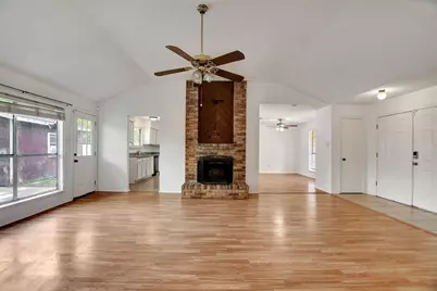 1311 Oak Hollow Drive, Friendswood, TX 77546 - Photo 5