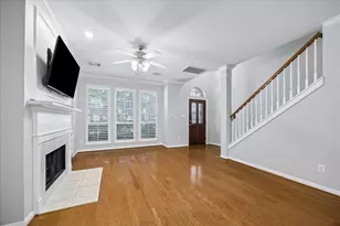 811 W Heights Hollow Ln, Houston, TX 77007 - Photo 7